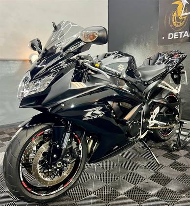 SUZUKI GSX-R750 SUZUKI GSX-R750